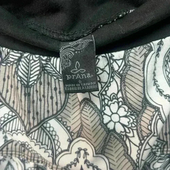 Prana skirt - Picture 3 of 3